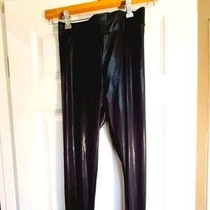 Glossy black leggings